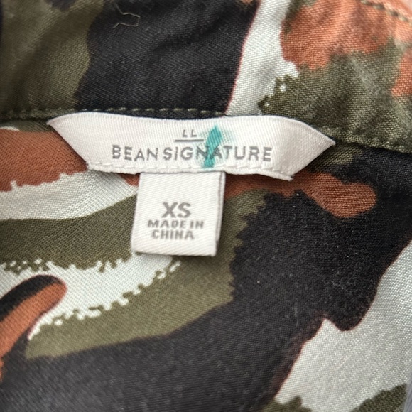 LL Bean Signature Women’s Camo ButtonDown XS - Picture 4 of 6